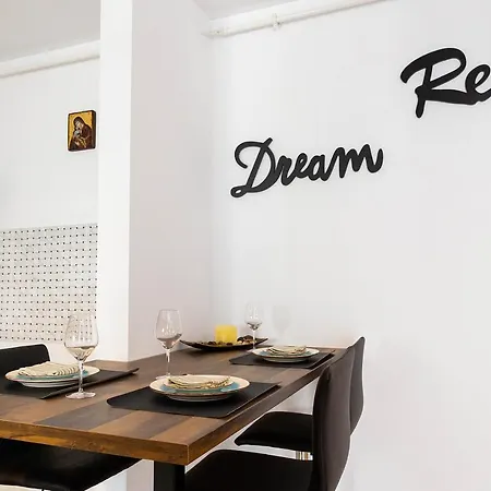 Maurer Apartment